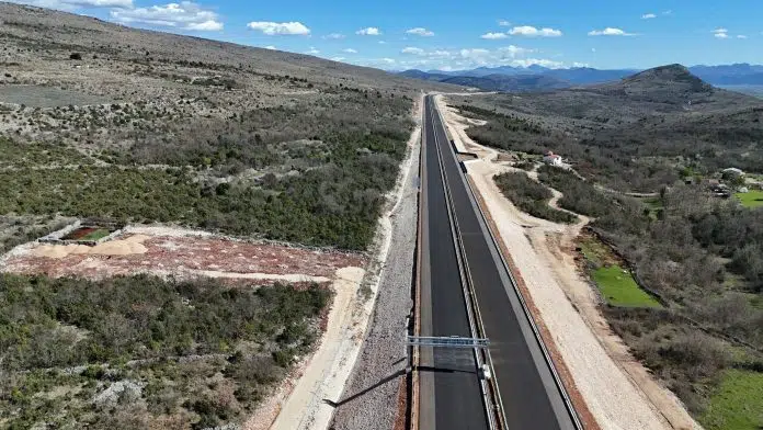 Vlada HNŽ: Gradovima i općinama za lokalne ceste 1.650.000,00 KM