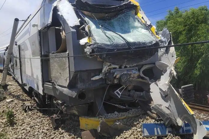 Tragedija kod Slavonskog Broda: Vlak naletio na kamion, jedna osoba