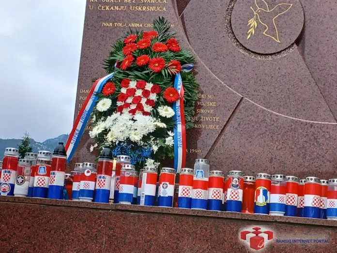 Na Stipića livadi obilježena 32. godišnjica stradanja 39 hrvatskih civila