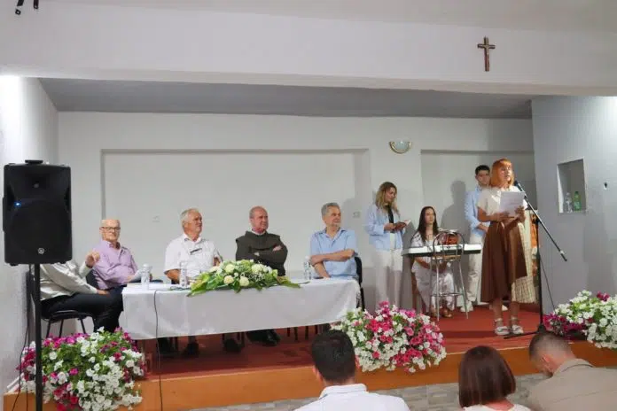 U Crvenicama predstavljena knjiga Ranka Radoša “Selo Crvenice – pečat