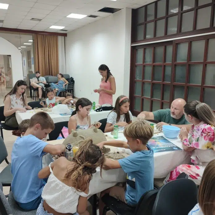 FOTO| Mladi umjetnici u Neumu otkrivaju podvodni svijet kroz AquaArt