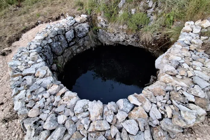 Na Dinari više nema ni košara, ni trgovine, ali su