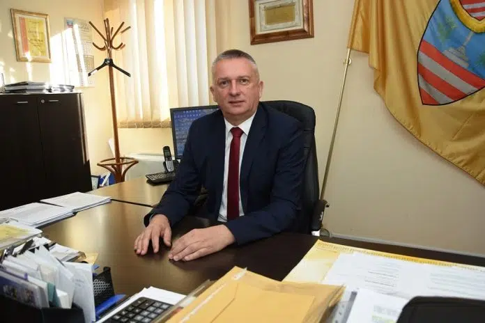 Načelnik Radišić: “Ulaganjima u škole, zdravstvo, sport i infrastrukturu gradimo