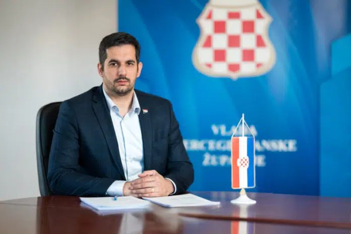 Započela nova školska godina: Ministar Tadić uputio čestitku učenicima i