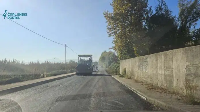 FOTO | Obnova regionalne ceste R-425a – Postavlja se novi