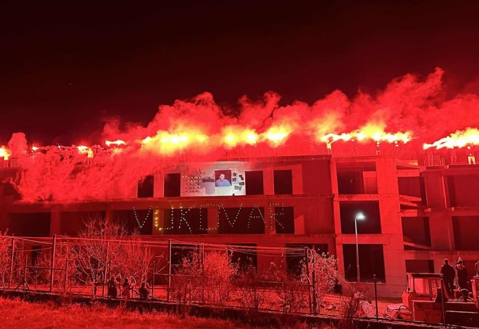 Večeras je Buško jezero obasjalo svjetlo heroja – Jeana Michela