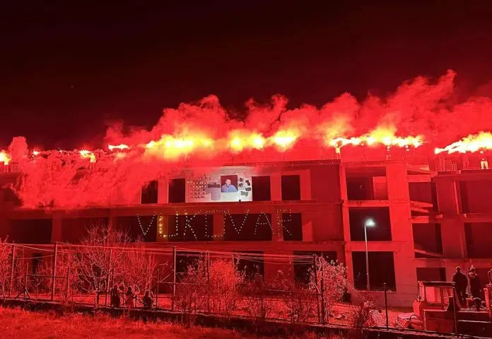 Večeras je Buško jezero obasjalo svjetlo heroja – Jeana Michela