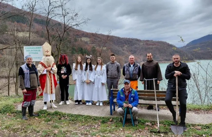 Mjesna zajednica Ustirama provela ekološku akciju u sklopu projekta „Manje