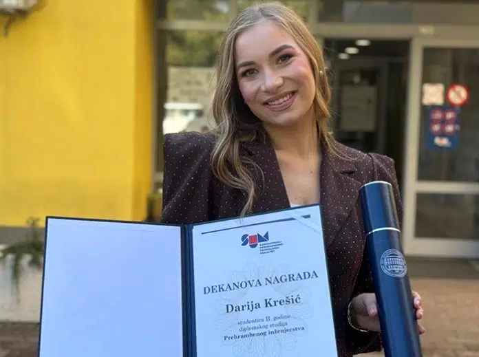 FOTO | Izniman akademski uspjeh: Čapljinka Darija Krešić nagrađena Dekanovom