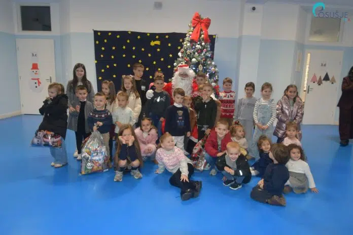 FOTO/VIDEO Osmijesi, darovi i božićni duh razveselili najmlađe i ispunili