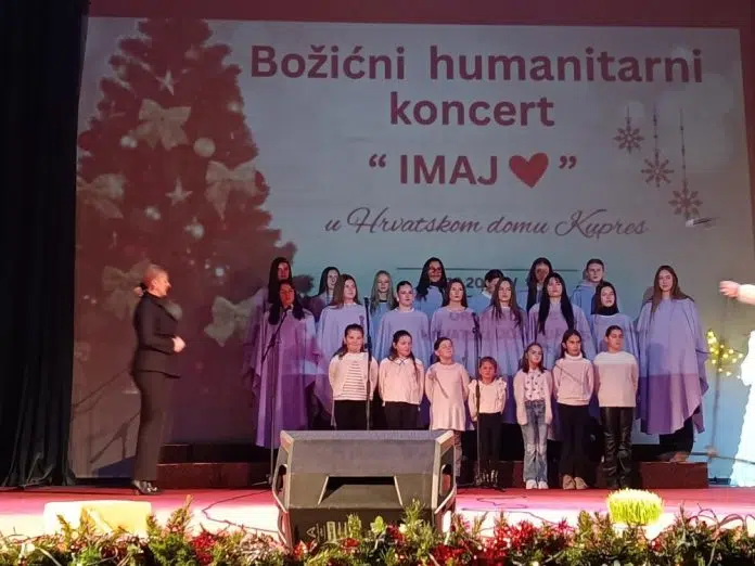 Kupres: Održan božićni humanitarni koncert „Imaj srce“