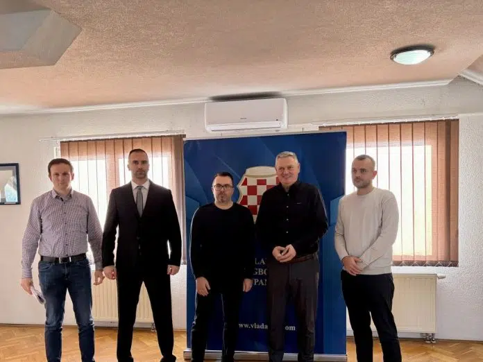 Potpisan Kolektivni ugovor između Vlade i Sindikata državnih službenika, namještenika
