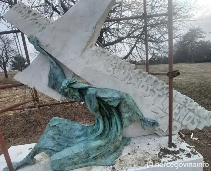 FOTO Prve postaje križnog puta na Gorici u Livnu već