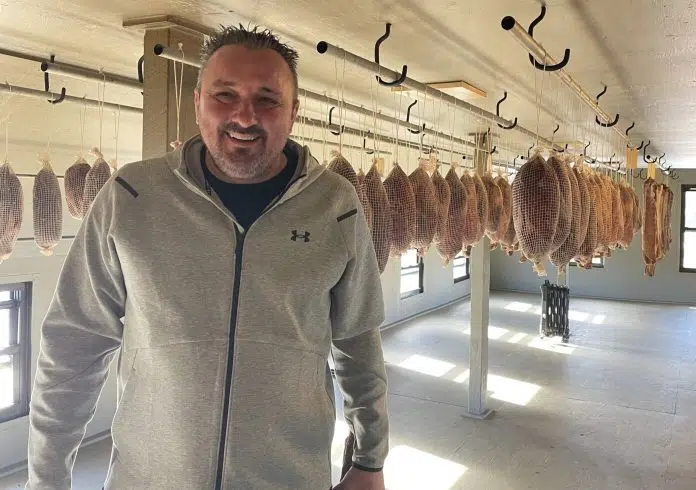 Dario Erceg, livanjskim receptima sušenog mesa gradi uspješan posao u