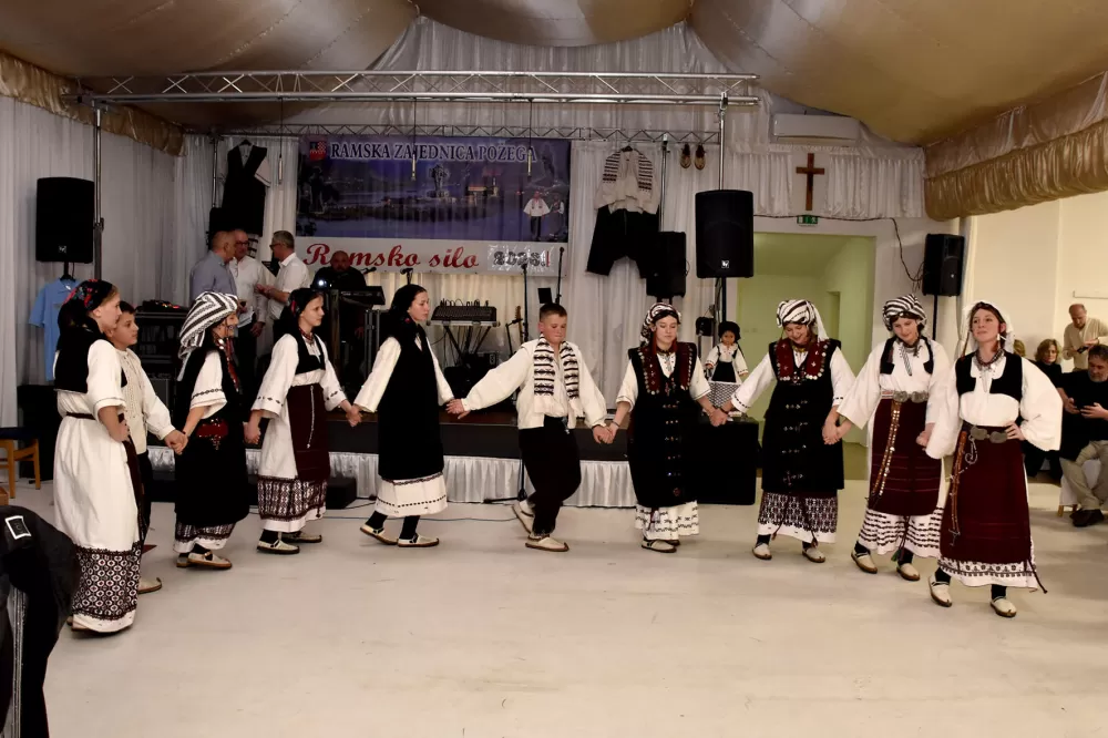 Ramska zajednica svojom priredbom čuva običaje starog kraja