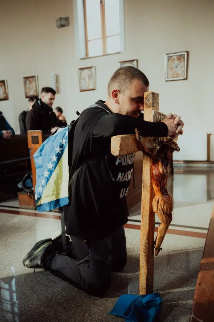 Objavljena pjesma „Križ oprosta” u izvedbi Mislava Ramljaka