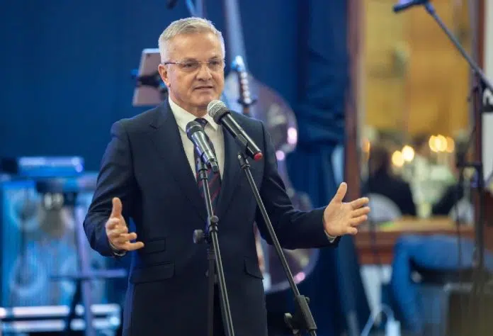 Izložbom i poezijom Virgilija Nevjestića počinje Tjedan Hrvata izvan Hrvatske