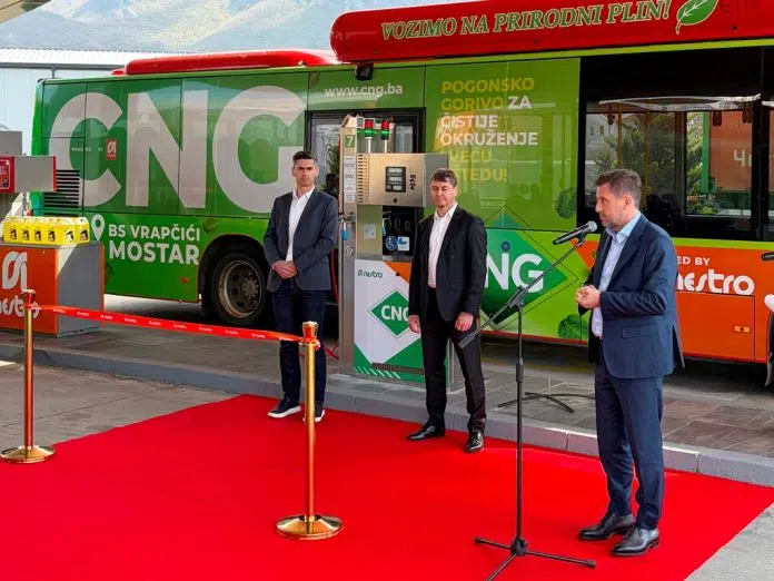 Gradonacelnik-Kordic-otvorio-benzinsku-crpku-Nestro-CNG-Mostar.jpg