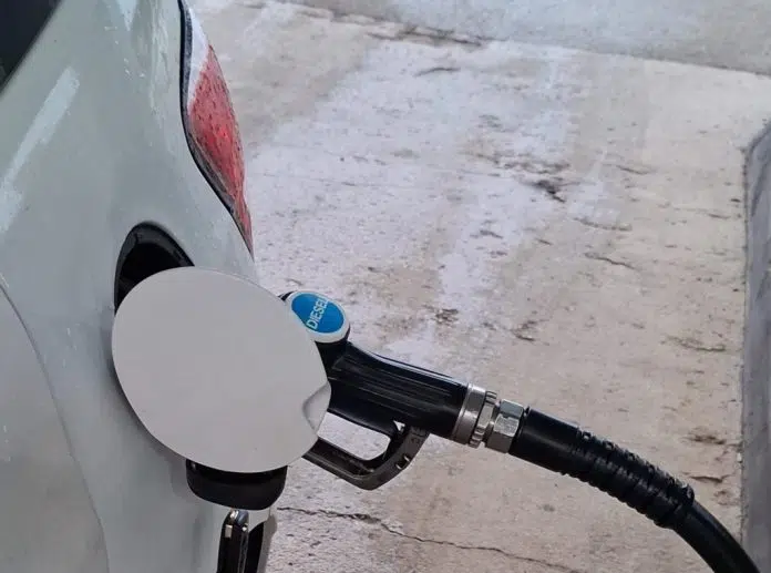 Ministar potvrdio: Dizel ide preko 3 KM, od sutra nove