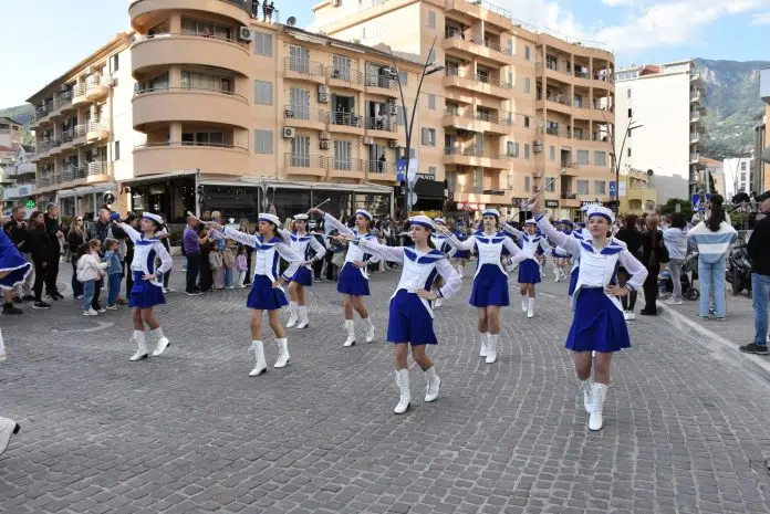 Neumske mažoretkinje na prestižnom XXIII. međunarodnom Budvanskom turističkom karnevalu