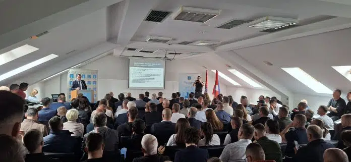 Ministar Vlajčić predstavio program poljoprivrednih poticaja u Livnu