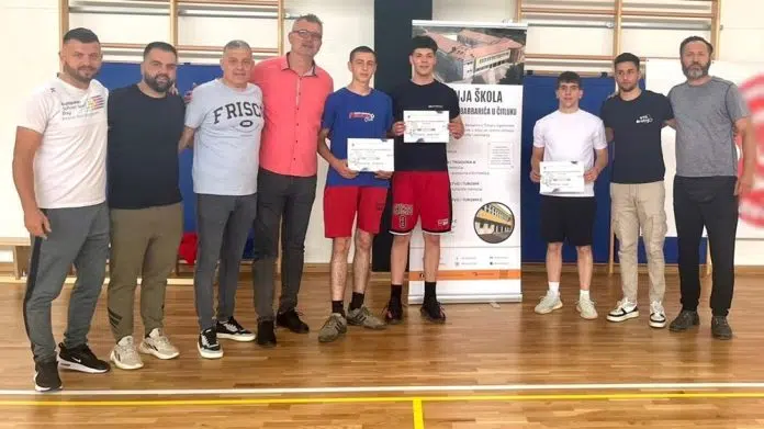 Odigrana završnica srednjoškolskog turnira u badmintonu i stolnom tenisu