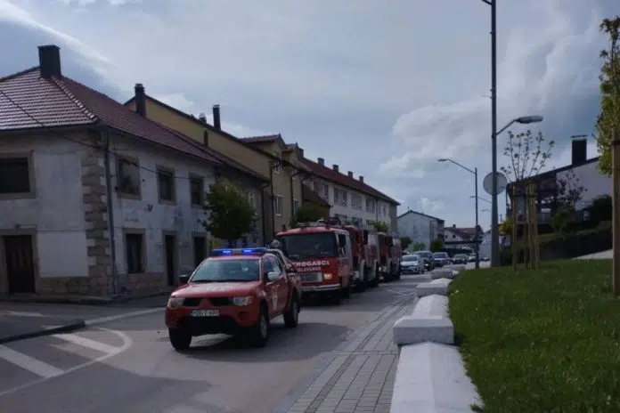 Vatrogasci u Tomislavgradu održali pokaznu vježbu