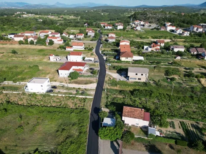 Obnovljeno 500 metara prometnice u naselju Padalovina