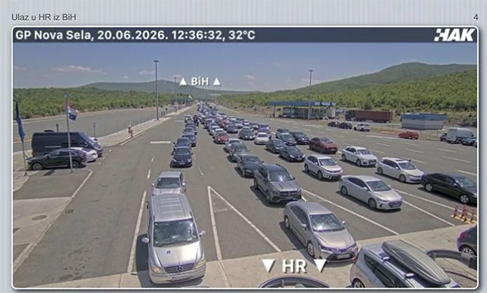 FOTO | Kolaps na prijelazima: U Doljanima spojene granice, na
