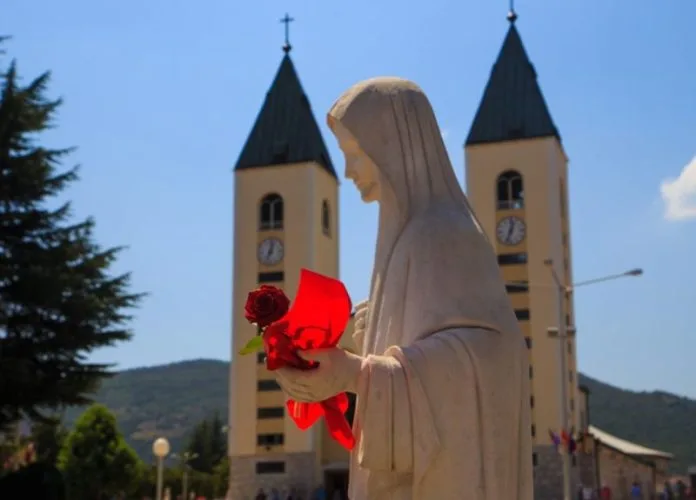 Međugorje se molitvom krunice priprema za 45. obljetnicu Gospinih ukazanja