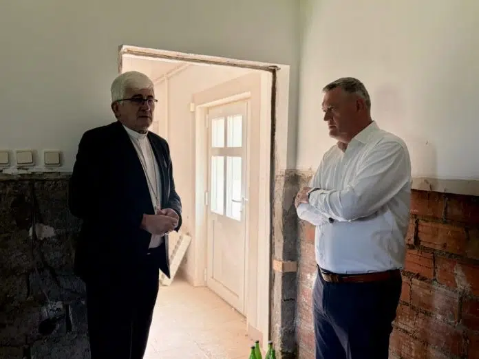 Predsjednik Vlade HBŽ Vukadin i banjolučki biskup Majić u Lištanima: