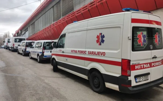 Preminuo mladić koji je pao s krova automobila tijekom slavlja