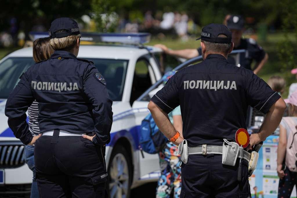 Užas u Srbiji: 60-godišnjak oteo djevojčicu ispred trgovine Užas u Srbiji: 60-godišnjak oteo djevojčicu ispred trgovine