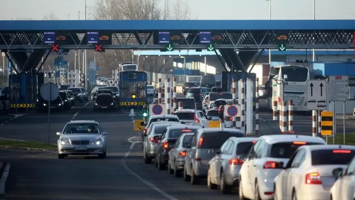 Dogovarali-dolaske-na-granicu-USKOK-optuzio-dvojicu-carinika-i-drzavljanina.webp