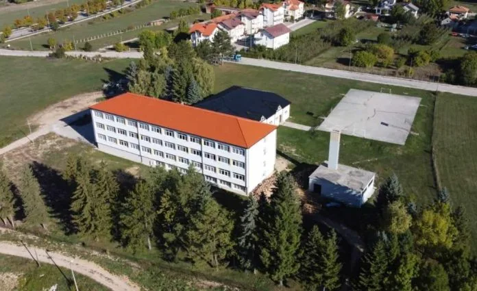 Livno: Više od 105.000 KM za novo parkiralište kod OŠ