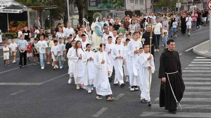 Na uočnicu Velike Gospe u Čitluku održana procesija