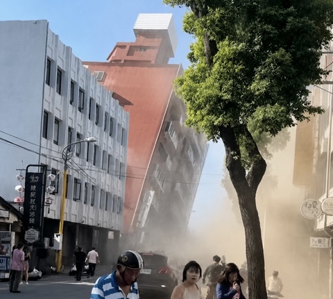 Razoran potres pogodio Indoneziju: Najmanje 20 mrtvih