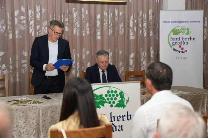 Dani berbe grožđa: Stručna predavanja iz vinogradarstva i vinarstva održana