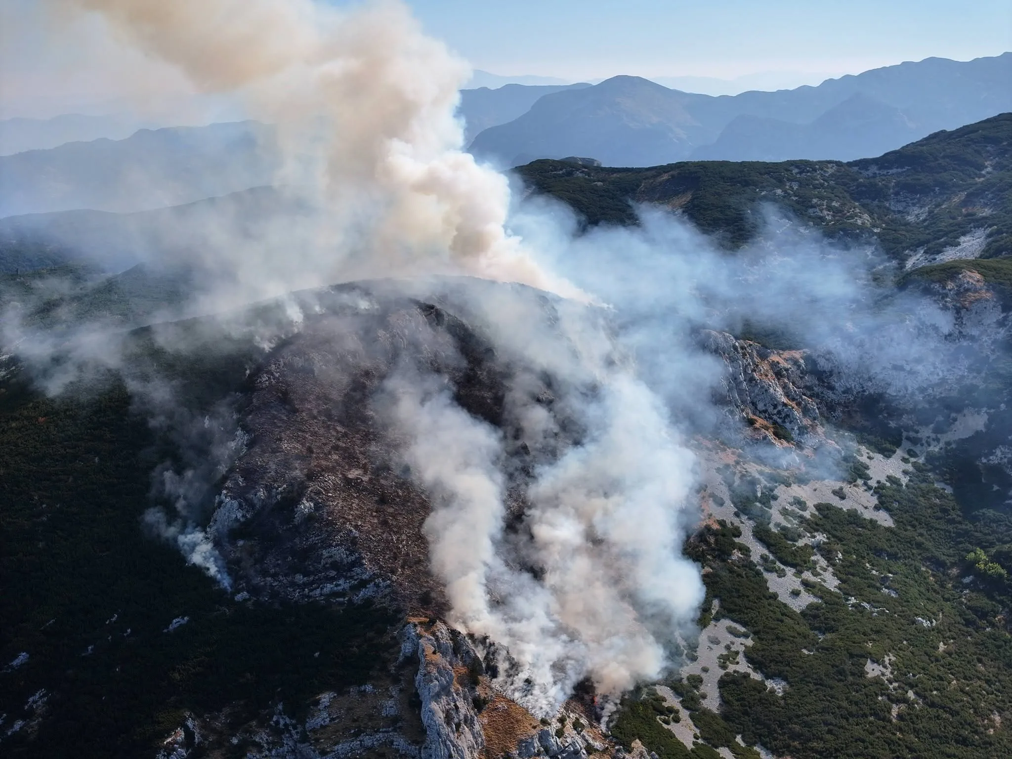 Blidinje ponovno gori: U pomoć stigli Air Tractor i helikopter