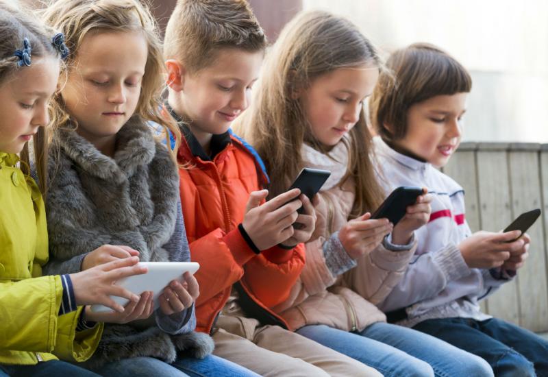 Stotine prijava zbog zlostavljanja djece na internetu