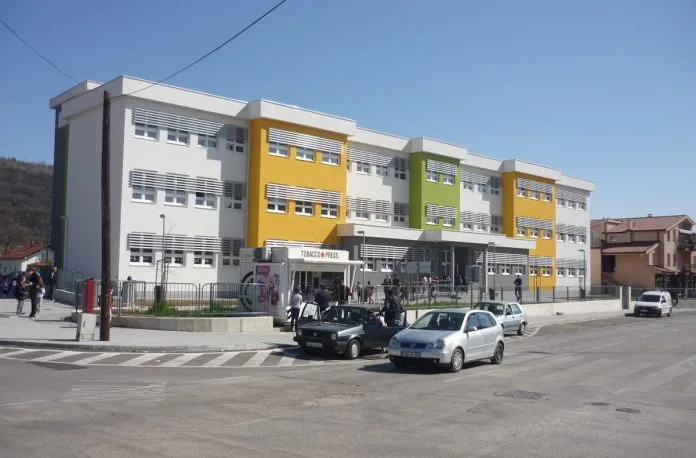 1792746795_Mostar-Kod-vozaca-BMW-a-krivotvorena-dozvola-suvozac-predao-marihuanu-–.jpg