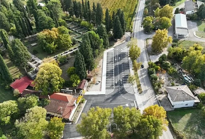 FOTO | Asfaltiran parking i trotoar kod Villa rustice Mogorjelo