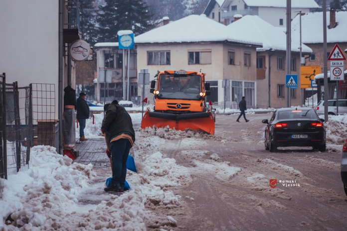 ZIMSKO ODRŽAVANJE CESTA U PROZOR-RAMI: Tko čisti snijeg i kome